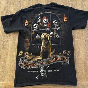 Disney Pirates of the Caribbean Movie Ride Promo Prison Dog Keys T-Shirt Small
